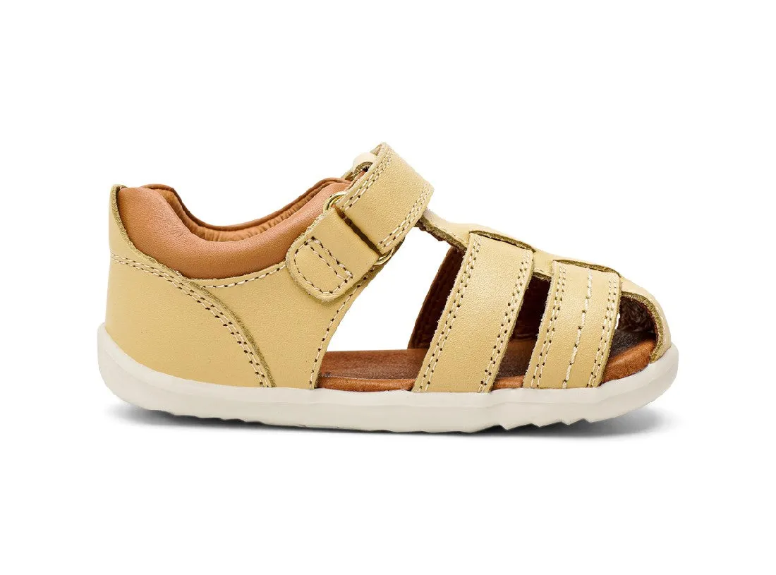 BOBUX - STEP UP ROAM SANDAL: SAND   CARAMEL