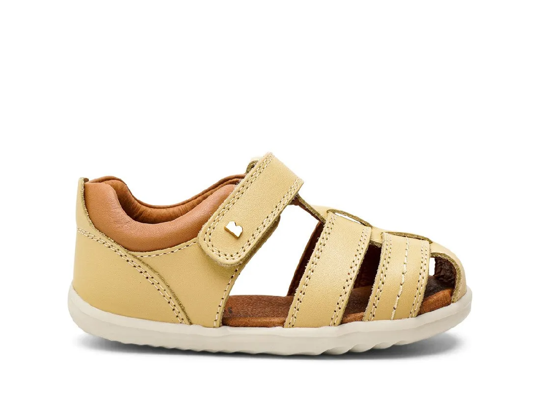 BOBUX - STEP UP ROAM SANDAL: SAND   CARAMEL