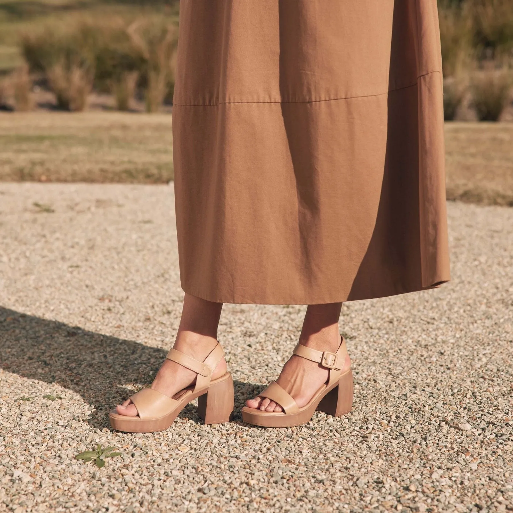 SPIGA LEATHER BLOCK HEEL SANDALS